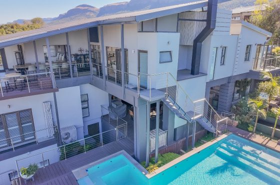 5 Bedroom House For Sale in Magalies Golf Estate